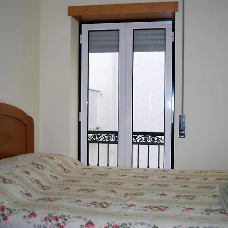 T2 Rua Dos Lavradores Apartmán *